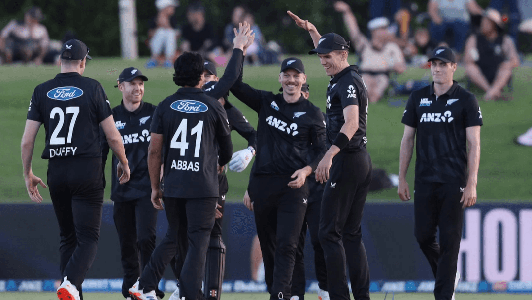NZ vs PAK 3rd ODI Highlights: Ben Sears Leads Kiwis to 3-0 Whitewash Over Pakistan