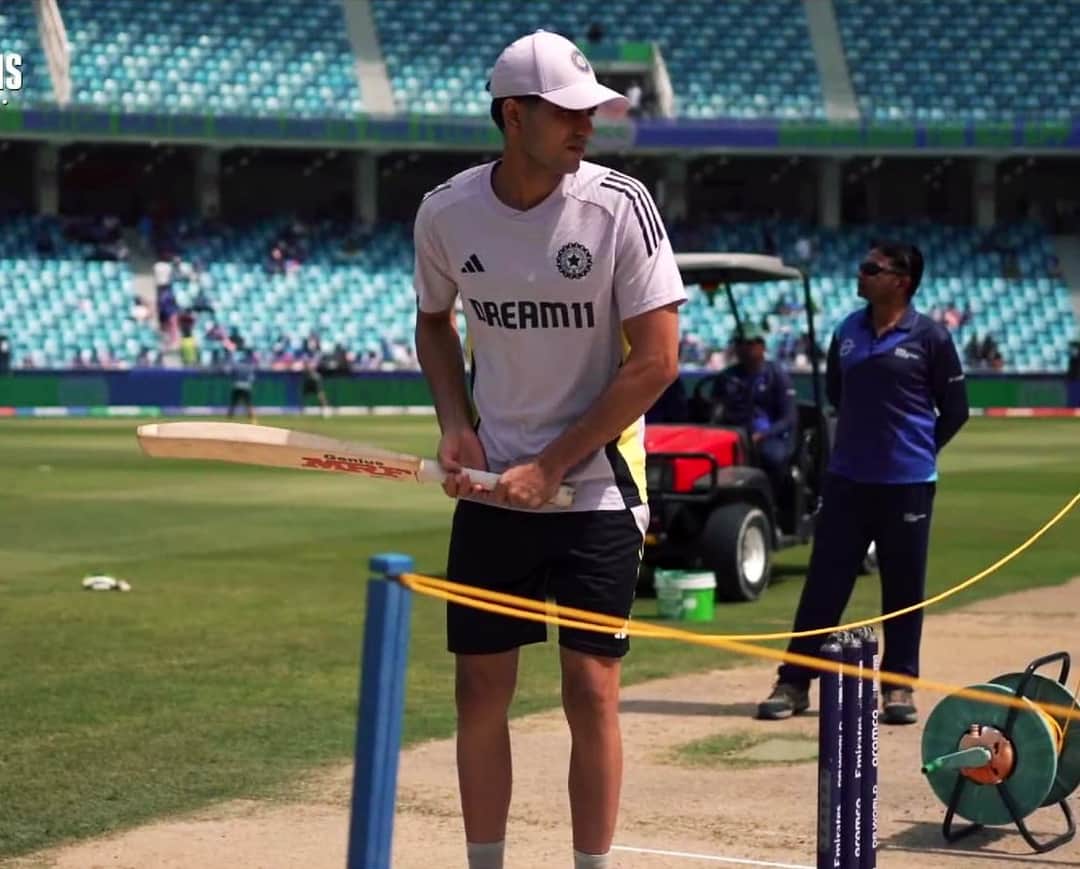 Shubman Gill Signs with MRF