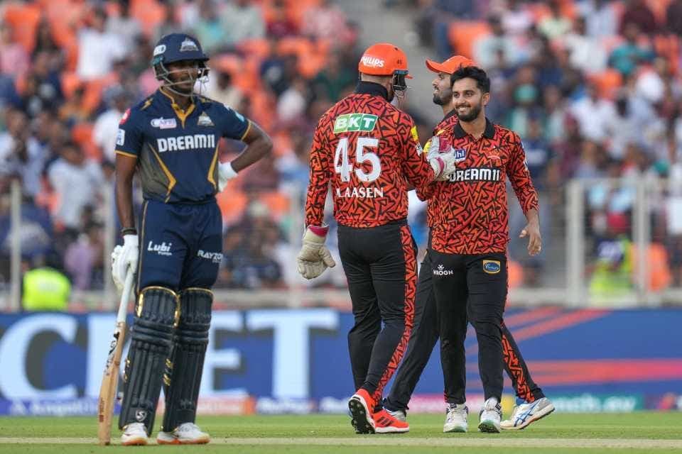 ipl-2025-sunrisers-hyderabad-vs-gujarat-titans-04-25-fantasy-team-featured