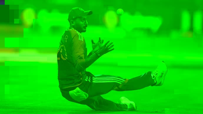Axar Patel injury.avif