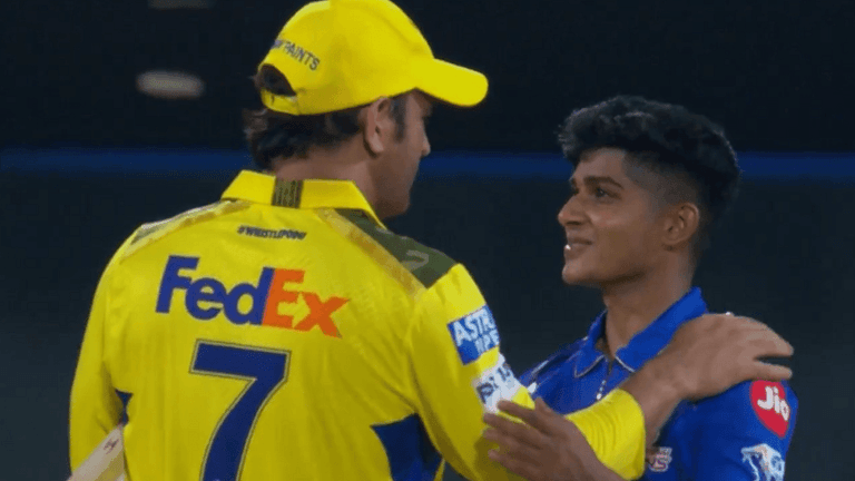 Dhoni MI v CSK
