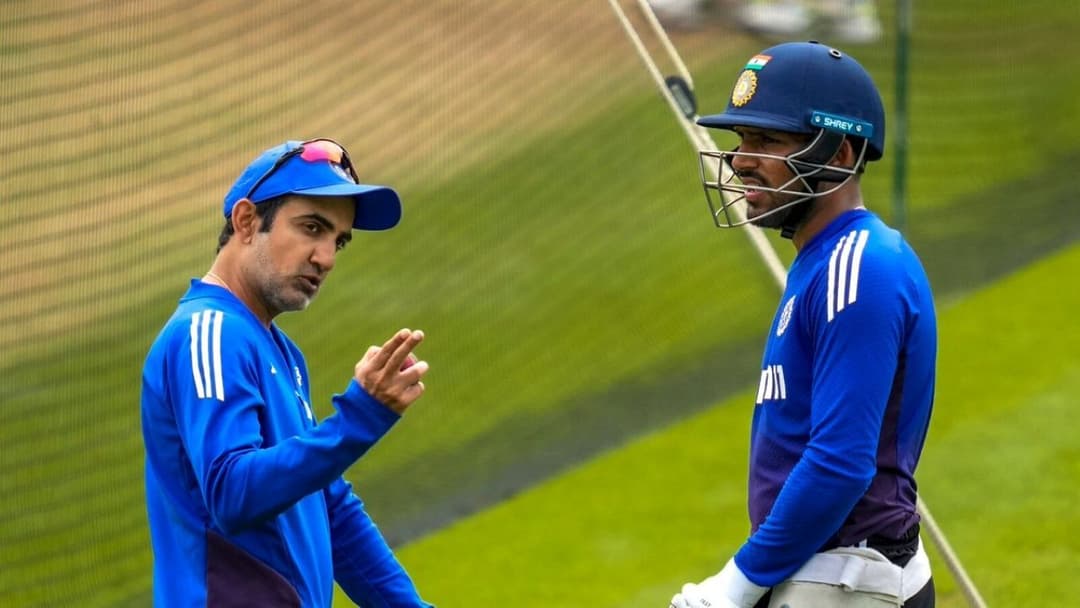 Gautam Gambhir talking to Dhruv Jurel 