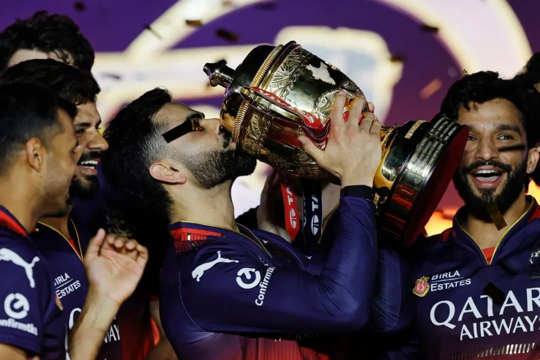 Virat Kohli IPL trophy