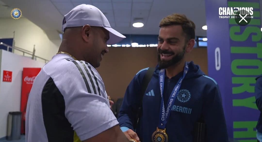 Virat Kohli being given the best fielder award