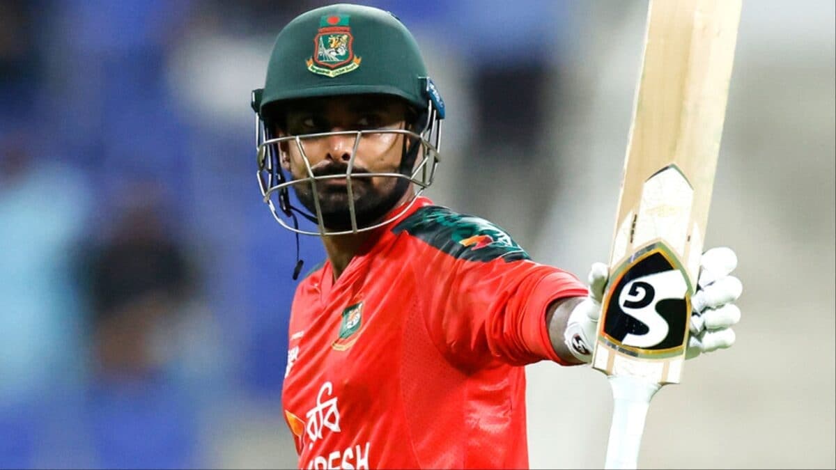 Bangladesh Dominates Sri Lanka Wickets