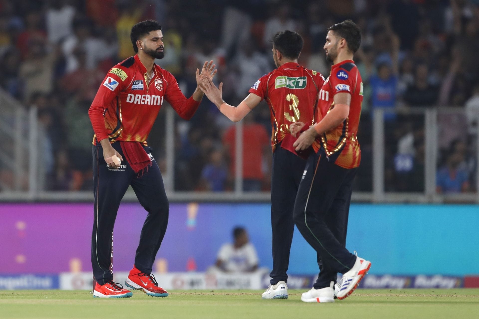Chahal Dismisses Head: SRH Struggles Continue