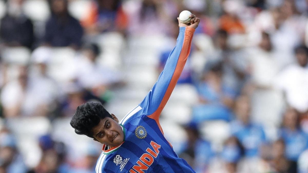 India's Charani is World's No. 1 T20i Bowler