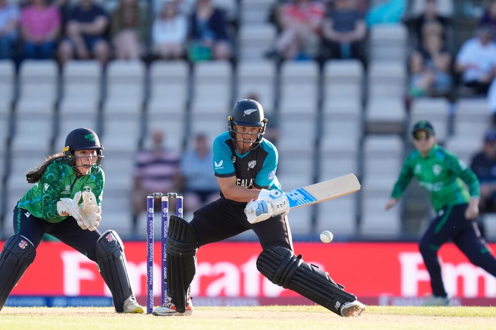 New Zealand Survives Scare, Beats Ireland by 4 Runs