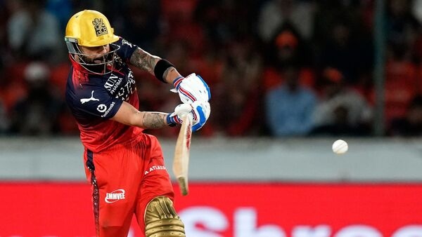 Manjrekar Cautions RCB on Kohli Reliance