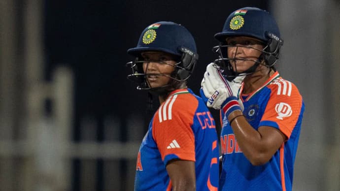 Harmanpreet kaur, Deepthi Sharma